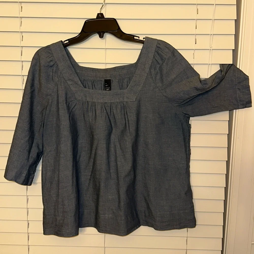 NWOT - GAP, XL, cotton lightweight chambray boatneck top. Great for hot weather. - Picture 1 of 7